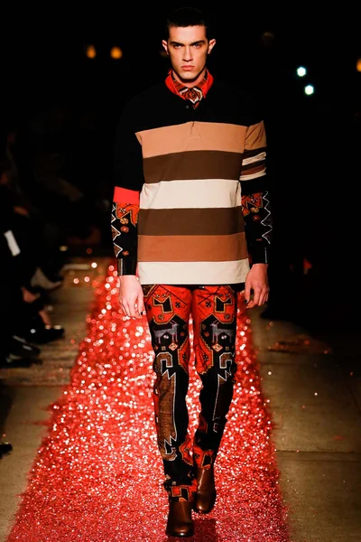Look 38